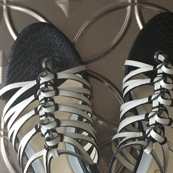 L. A. M. B Leather Knot Sandals 39 - Picture 7 of 8